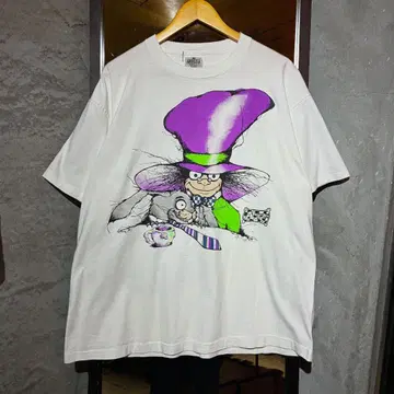 90s Alice in Wonderland MadHatter tee
