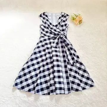 새상품급 캘빈클라인 체크 무늬 원피스 A라인