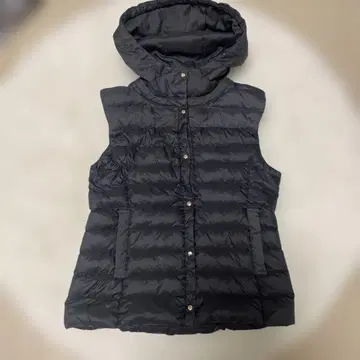 [ any FAM ] 블랙 다운 베스트 후드 부착