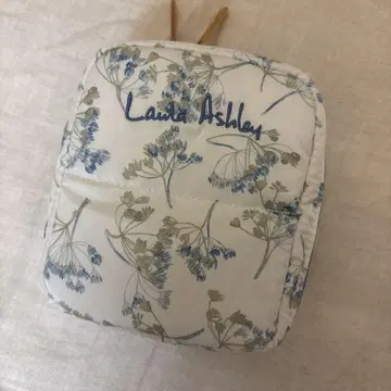 Laura Ashley 꽃무늬 파우치