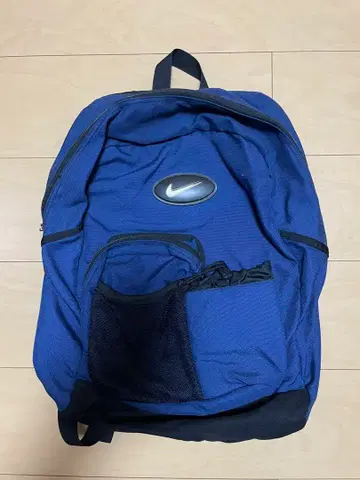 Nike 네이비 백팩 90s 은색 택