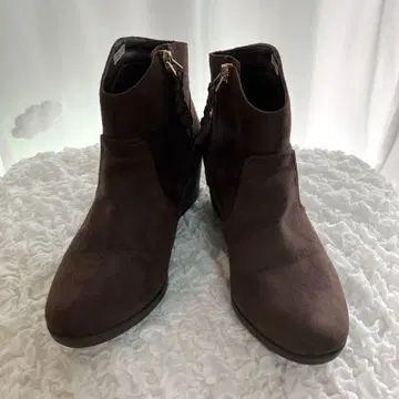 [ crocs ] dual comfort 스웨이드 부츠 W7.5 브라운