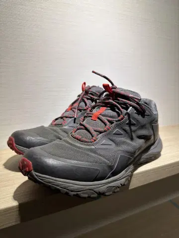 THE NORTH FACE 트레킹 슈즈 그레이/레드 26.0