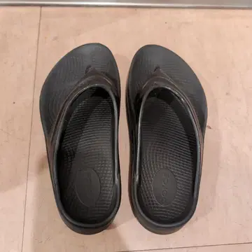 OOFOS 우메가 EU 38