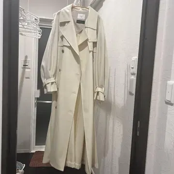 AMERI 화이트 트렌치코트 일본제