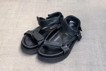JIL SANDER 블랙 가죽 샌들