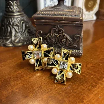 크리스찬 라크로와 Christian Lacroix 빈티지 귀찌
