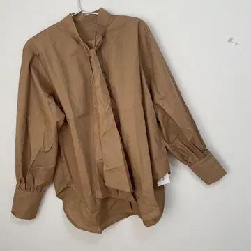 유어스 프티 하이넥 보타이 블라우스