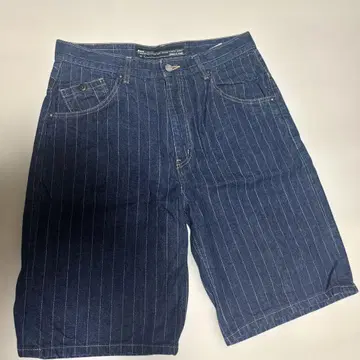 다크 블루 스트라이프 데님 숏팬츠 조츠