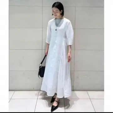 미라오 원 화이트 7부 소매 플레어 원피스