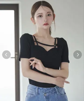[ 미사용 새상품 ] 벨티드 퍼프 리브 TOP EATME 택 포함