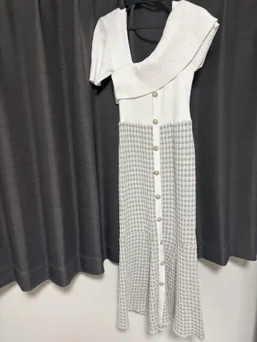 rienda 비대칭 트위드 하프 Knit