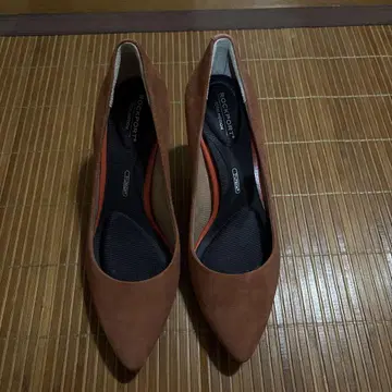 미사용 새상품 ROCKPORT 브라운 스웨이드 하이힐