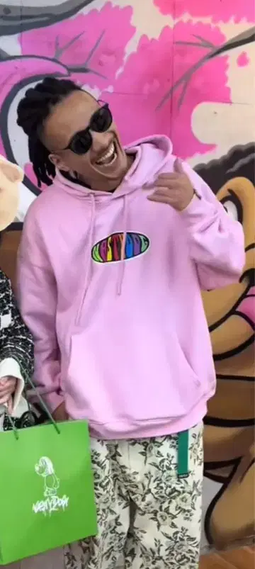 내스티독 후드티