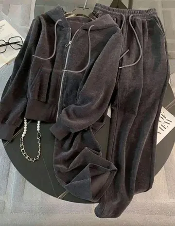 다크 그레이 코듀로이 맨투맨 후드 부착 셋업