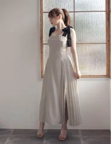 andmary Ann ribbon pleats dress