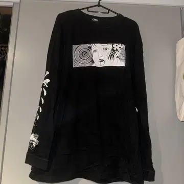 QOOZA 아트 프린트 블랙 긴팔 T셔츠