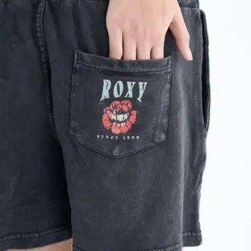 RED BUD SHORTS / 록시 셋업 가능 숏팬츠