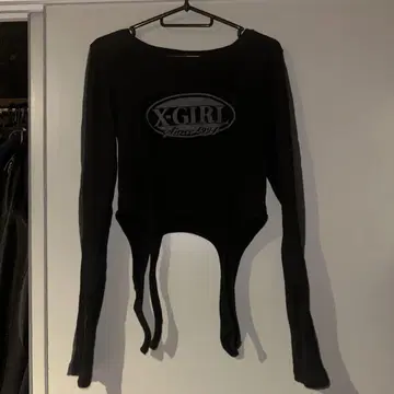 X-GIRL 크롭 긴팔 T셔츠 블랙