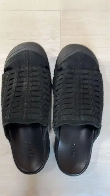 KEEN 샌들