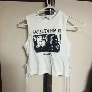 VENTURED 그래픽 탱크탑 화이트