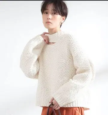 Ray BEAMS 아이보리 컷오프 니트