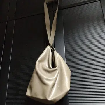 요건 레일의 백