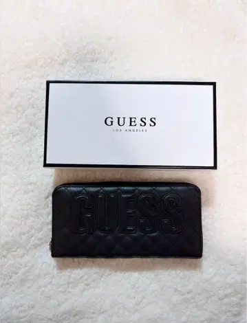 GUESS 블랙 퀼팅 장지갑