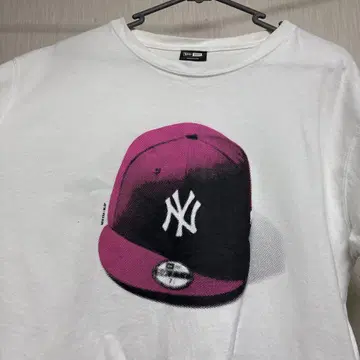 NEW ERA 캡 프린트 T셔츠 M 사이즈