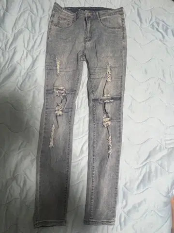 데미지 가공 그레이 데님 팬츠