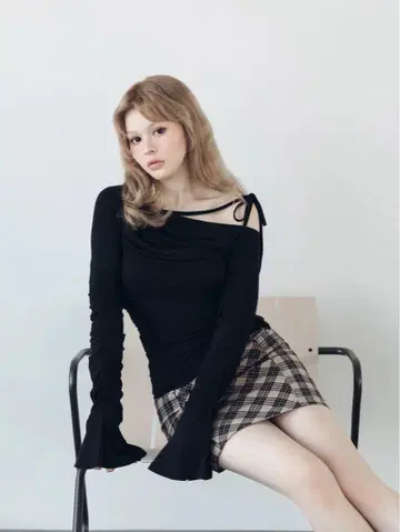 andmary Vanessa ribbon tops /black