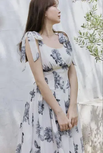Sunflower-Printed Midi Dress