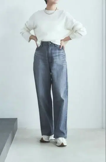 새상품 YANUK JOAN 루즈 스트레이트 57142229 ULG 야누크