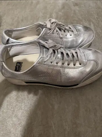 오니츠카타이거 MEXICO 66 SD PF 실버 24cm