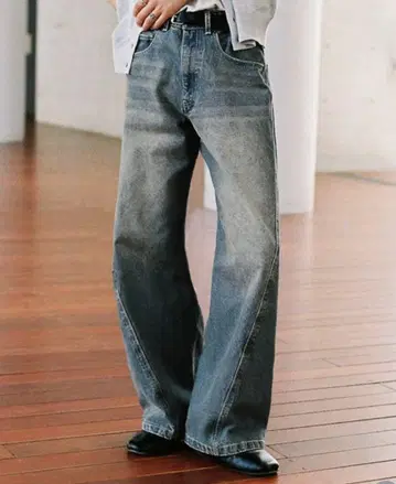 데님 팬츠 VINTAGE WASHED CURVED DENIM