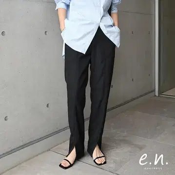 택 포함 새상품 [ evernavy 에버네이비 ] 슬릿 스트레이트 팬츠