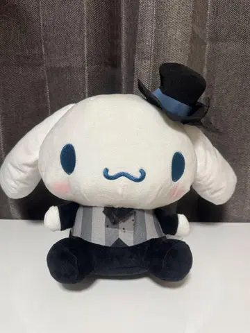 시나몬 턱시도 봉제 인형