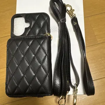 블랙 퀼팅 iPhone16용 숄더 케이스