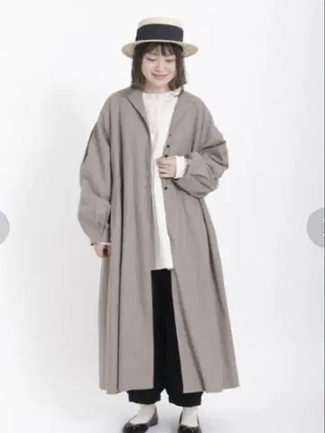 새상품급 크루넥 배색 뒤 리본 코트