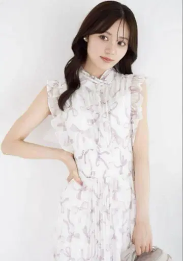 tocco 리본 & 프릴 부착 허리 셔링 리본 프린트 플리츠 원피스