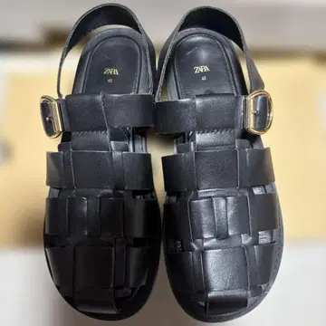 ZARA 블랙 샌들 40