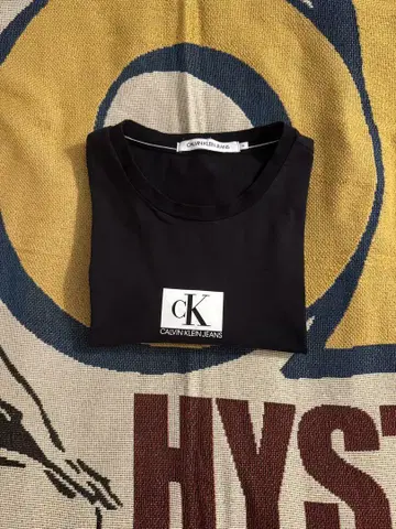 CALVIN KLEIN JEANS 블랙 긴팔 티셔츠
