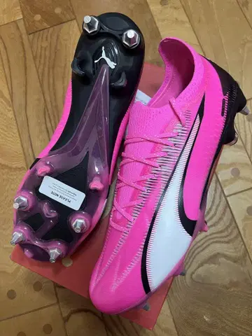 새상품 초특가 푸마 울트라 얼티밋 MX SG 27.5cm