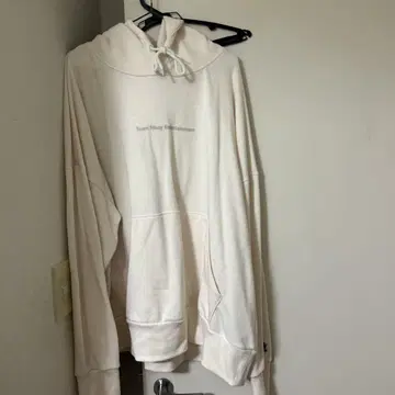 Nissy 후드 부착 후드티
