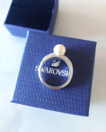 거의 새상품 SWAROVSKI 13~14호 펄 반지 스와로브스키