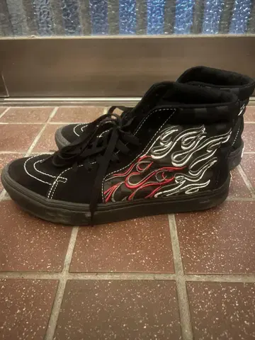 VANS COMFY FLAME 프레임 자수 하이컷 스니커즈 블랙