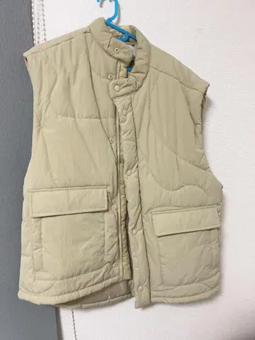 H&M 베이지 퀼팅 베스트