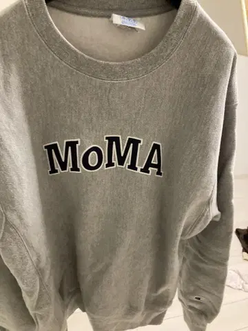 Champion MoMA 로고 맨투맨 M 그레이