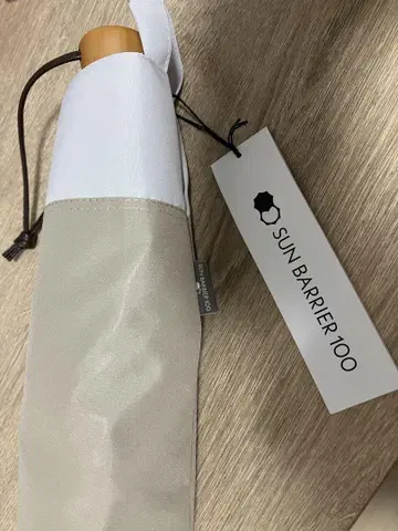 미사용 새상품 SUN BARRIER 100 접이식 양산