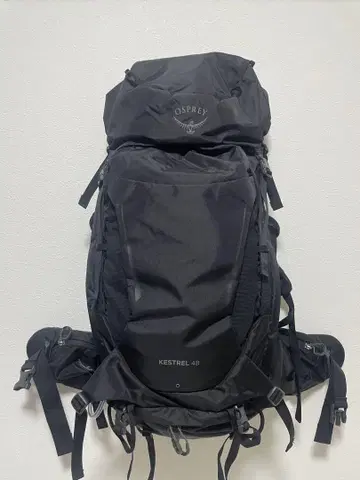 [ 최신 모델 ] Osprey Kestrel 48 SM 블랙 백팩